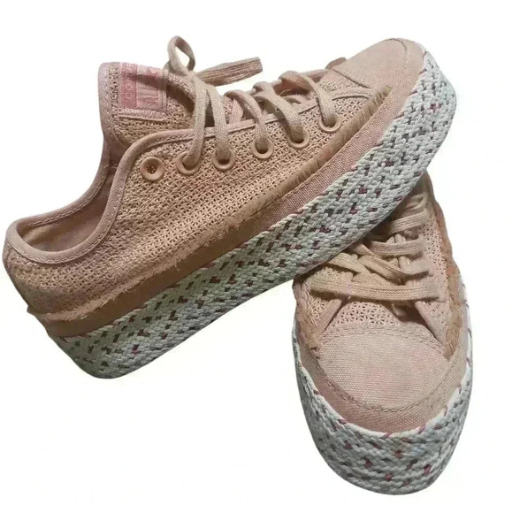 Converse Shoes - Chuck Taylor all star breezy converse